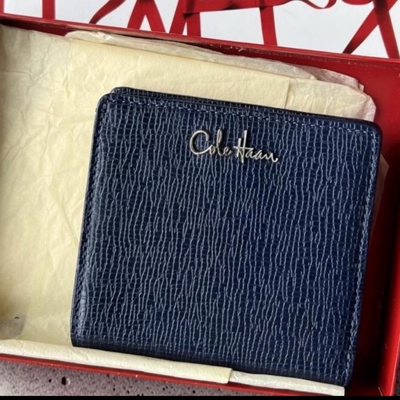 Cole Haan Accessories - Cole Haan Blue Pebbled Leather Small Wallet/Card Holder